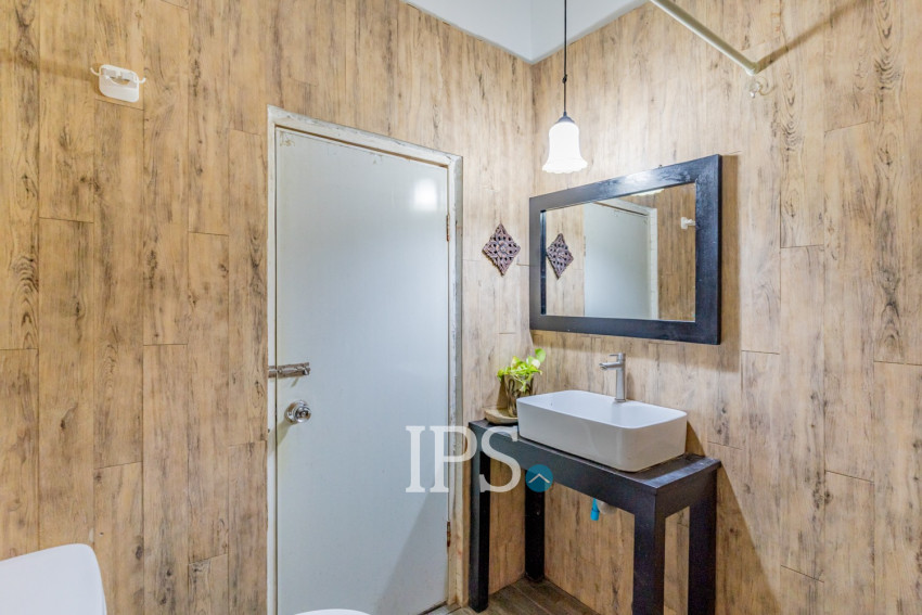 3 Bedroom Villa For Rent - Chroy Changvar, Phnom Penh