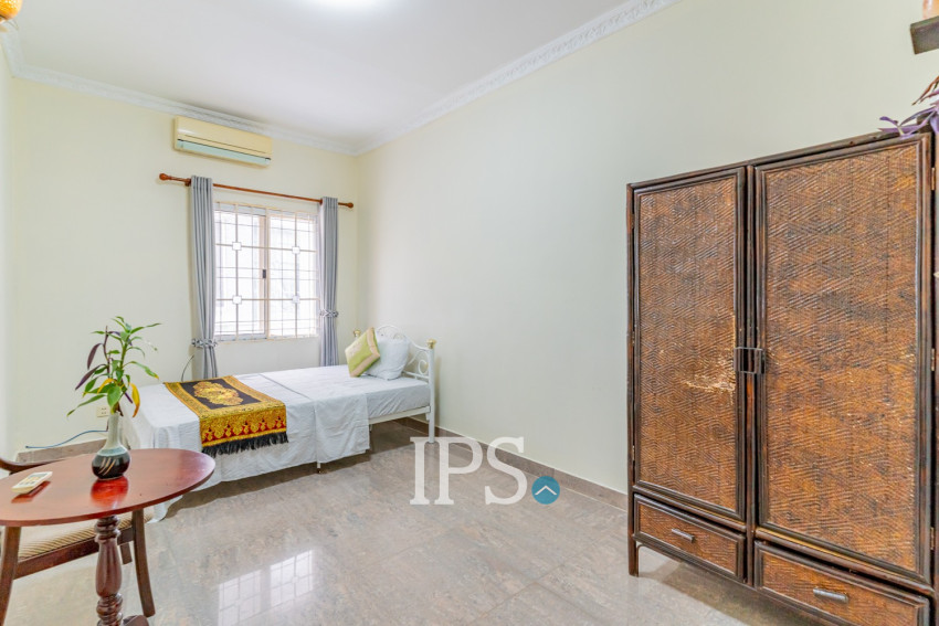 3 Bedroom Villa For Rent - Chroy Changvar, Phnom Penh