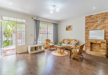 3 Bedroom Villa For Rent - Chroy Changvar, Phnom Penh thumbnail