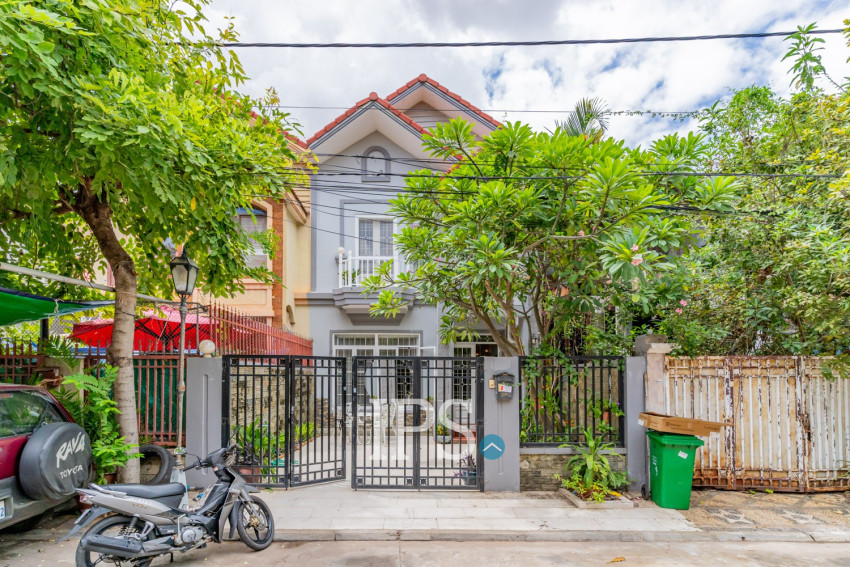 3 Bedroom Villa For Rent - Chroy Changvar, Phnom Penh