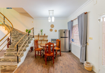 3 Bedroom Villa For Rent - Chroy Changvar, Phnom Penh thumbnail