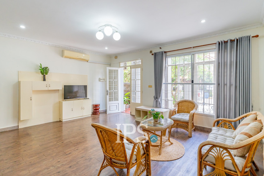 3 Bedroom Villa For Rent - Chroy Changvar, Phnom Penh