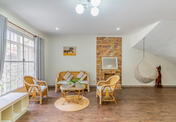 3 Bedroom Villa For Rent - Chroy Changvar, Phnom Penh thumbnail