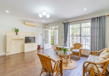 3 Bedroom Villa For Rent - Chroy Changvar, Phnom Penh thumbnail