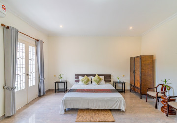 3 Bedroom Villa For Rent - Chroy Changvar, Phnom Penh thumbnail