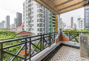 3 Bedroom Serviced Apartment For Rent - BKK1, Phnom Penh thumbnail