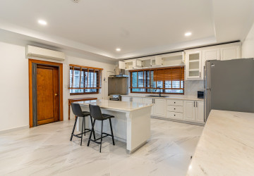 3 Bedroom Serviced Apartment For Rent - BKK1, Phnom Penh thumbnail