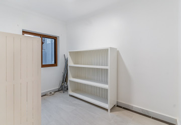 3 Bedroom Serviced Apartment For Rent - BKK1, Phnom Penh thumbnail