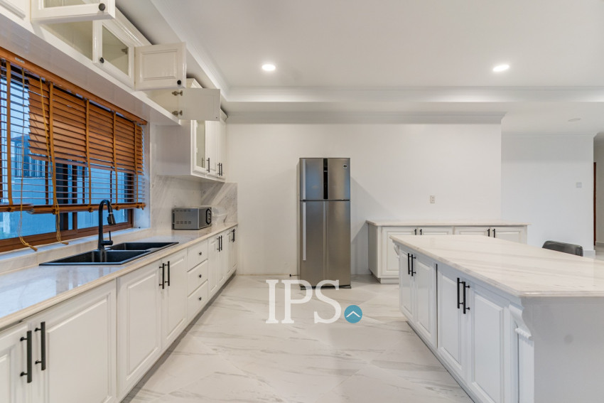 3 Bedroom Serviced Apartment For Rent - BKK1, Phnom Penh