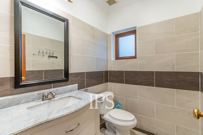 3 Bedroom Serviced Apartment For Rent - BKK1, Phnom Penh