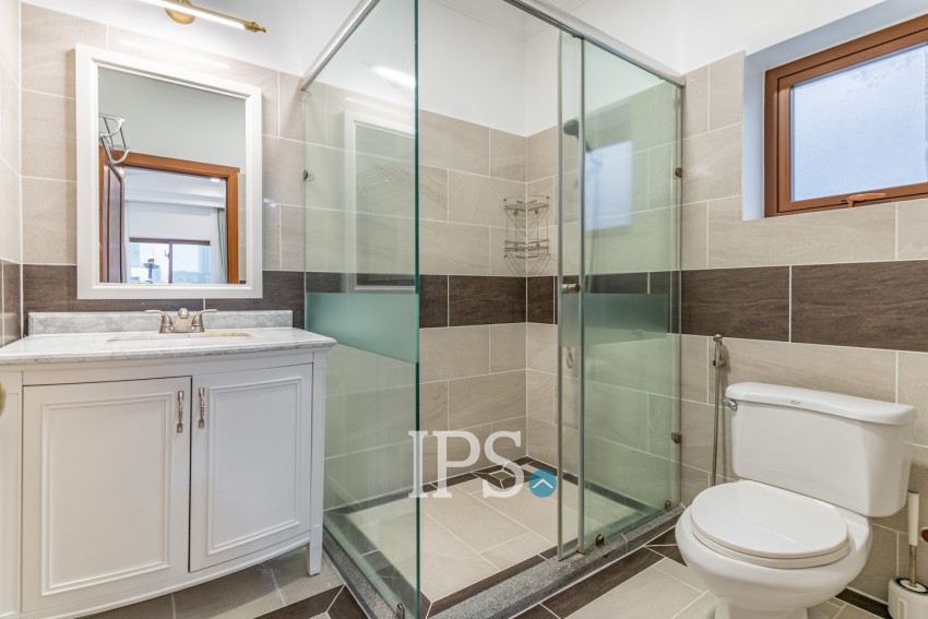 3 Bedroom Serviced Apartment For Rent - BKK1, Phnom Penh