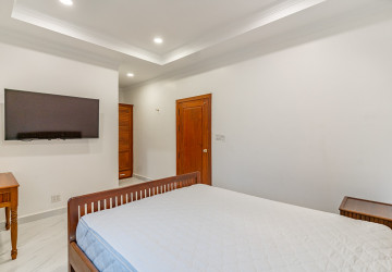 3 Bedroom Serviced Apartment For Rent - BKK1, Phnom Penh thumbnail