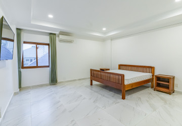 4 Bedroom Serviced Apartment For Rent - BKK1, Phnom Penh thumbnail