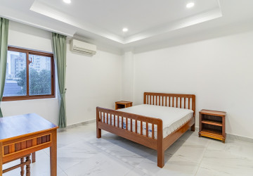 4 Bedroom Serviced Apartment For Rent - BKK1, Phnom Penh thumbnail