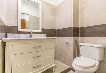 4 Bedroom Serviced Apartment For Rent - BKK1, Phnom Penh thumbnail