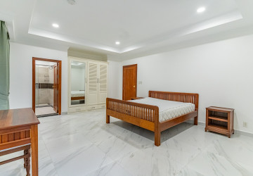 4 Bedroom Serviced Apartment For Rent - BKK1, Phnom Penh thumbnail