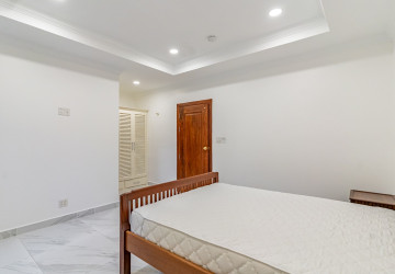 4 Bedroom Serviced Apartment For Rent - BKK1, Phnom Penh thumbnail