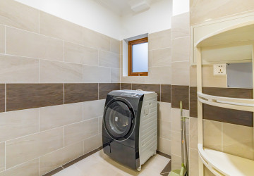 4 Bedroom Serviced Apartment For Rent - BKK1, Phnom Penh thumbnail