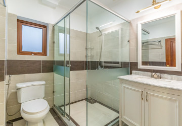 4 Bedroom Serviced Apartment For Rent - BKK1, Phnom Penh thumbnail