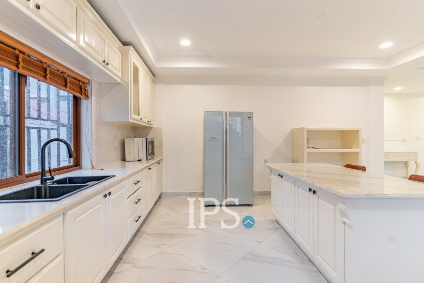 4 Bedroom Serviced Apartment For Rent - BKK1, Phnom Penh