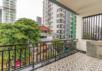 4 Bedroom Serviced Apartment For Rent - BKK1, Phnom Penh thumbnail