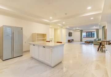 4 Bedroom Serviced Apartment For Rent - BKK1, Phnom Penh thumbnail