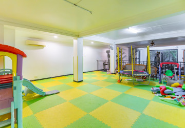 4 Bedroom Serviced Apartment For Rent - BKK1, Phnom Penh thumbnail