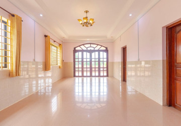 6 Bedroom House For Rent - Svay Dangkum, Siem Reap thumbnail