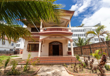 6 Bedroom House For Rent - Svay Dangkum, Siem Reap thumbnail