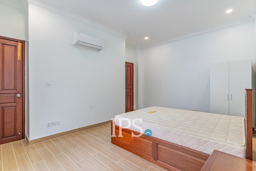 2 Bedroom Serviced Apartment For Rent - Tonle Bassac, Phnom Penh