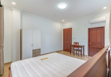 2 Bedroom Serviced Apartment For Rent - Tonle Bassac, Phnom Penh thumbnail