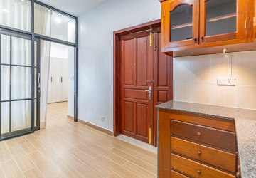 1 Bedroom Serviced Apartment For Rent - Tonle Bassac, Phnom Penh thumbnail