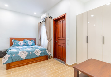 1 Bedroom Serviced Apartment For Rent - Tonle Bassac, Phnom Penh thumbnail