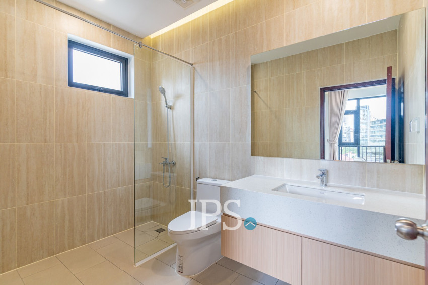 3 Bedroom Serviced Apartment For Rent - Tonle Bassac, Phnom Penh