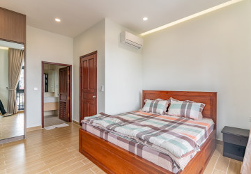 3 Bedroom Serviced Apartment For Rent - Tonle Bassac, Phnom Penh thumbnail