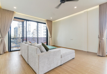 3 Bedroom Serviced Apartment For Rent - Tonle Bassac, Phnom Penh thumbnail