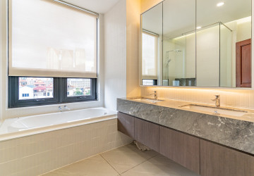 3 Bedroom Serviced Apartment For Rent - Tonle Bassac, Phnom Penh thumbnail