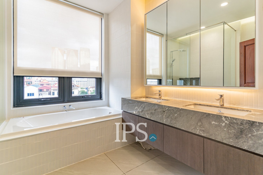 3 Bedroom Serviced Apartment For Rent - Tonle Bassac, Phnom Penh