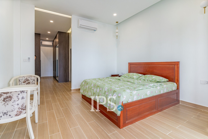 3 Bedroom Serviced Apartment For Rent - Tonle Bassac, Phnom Penh