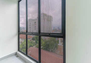 3 Bedroom Serviced Apartment For Rent - Tonle Bassac, Phnom Penh thumbnail