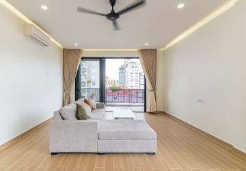 3 Bedroom Serviced Apartment For Rent - Tonle Bassac, Phnom Penh thumbnail