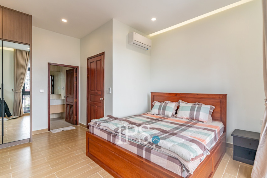 3 Bedroom Serviced Apartment For Rent - Tonle Bassac, Phnom Penh