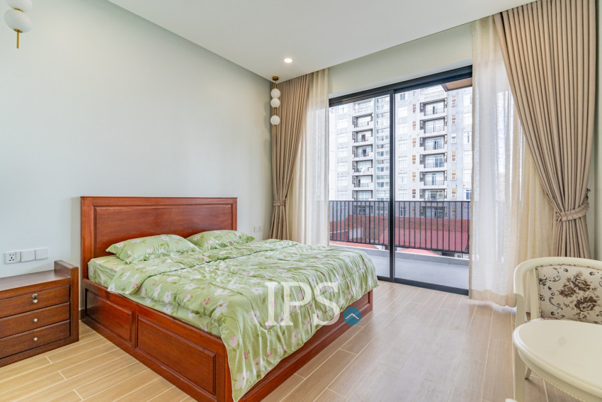 3 Bedroom Serviced Apartment For Rent - Tonle Bassac, Phnom Penh