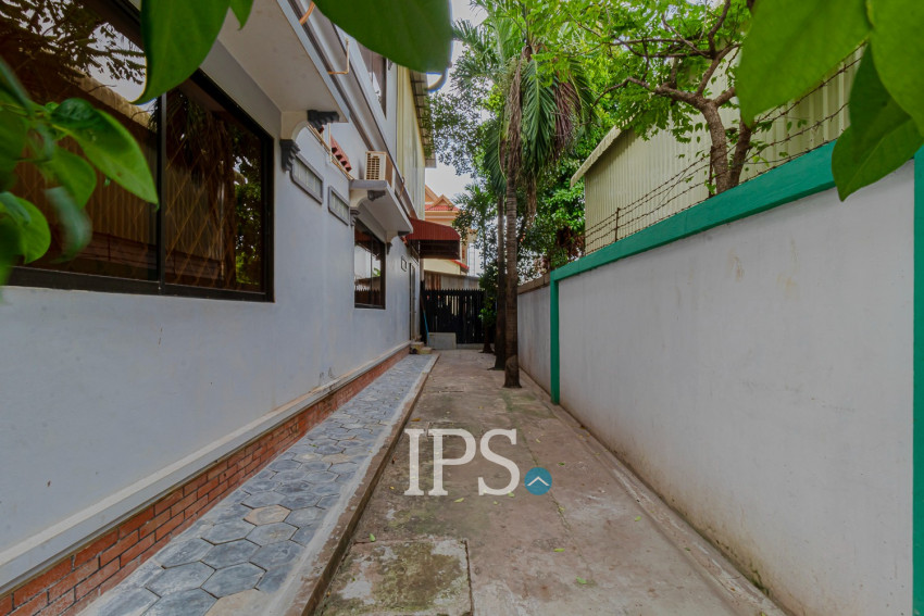 5 Bedroom Commercial Villa For Rent - Sala Kamreuk, Siem Reap