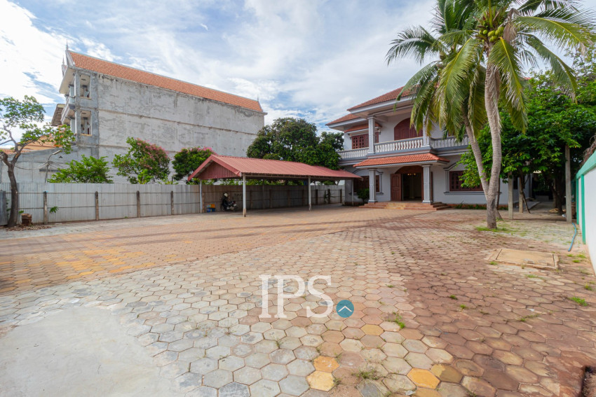5 Bedroom Commercial Villa For Rent - Sala Kamreuk, Siem Reap