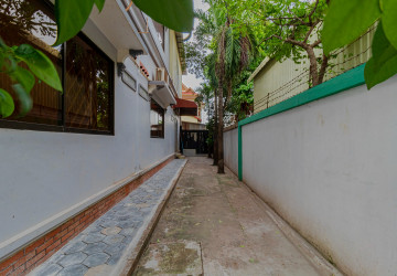 5 Bedroom Commercial Villa For Rent - Sala Kamreuk, Siem Reap thumbnail