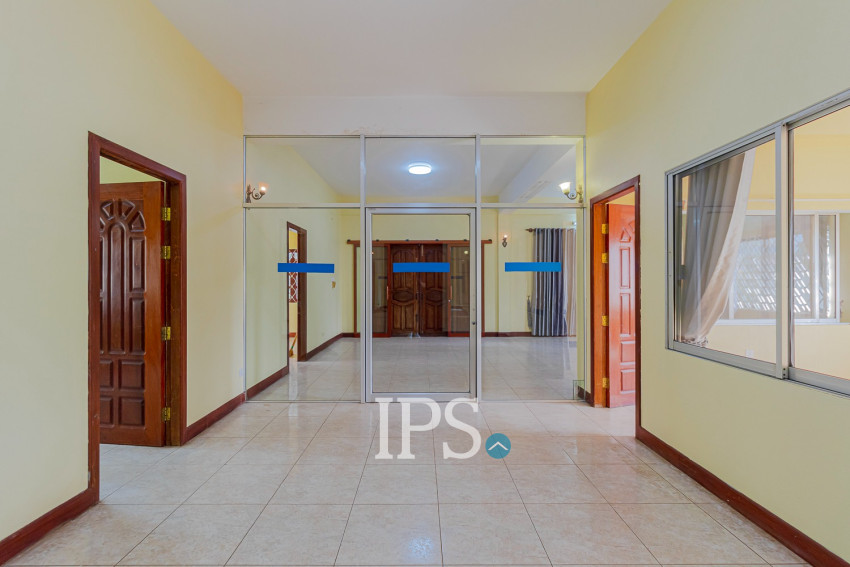 5 Bedroom Commercial Villa For Rent - Sala Kamreuk, Siem Reap