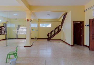 5 Bedroom Commercial Villa For Rent - Sala Kamreuk, Siem Reap thumbnail