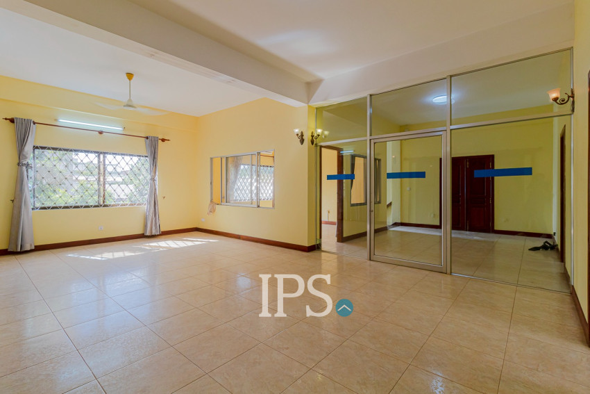 5 Bedroom Commercial Villa For Rent - Sala Kamreuk, Siem Reap