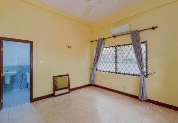 5 Bedroom Commercial Villa For Rent - Sala Kamreuk, Siem Reap thumbnail